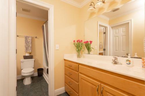 Luxury Vacation Home Near Johnson Beach