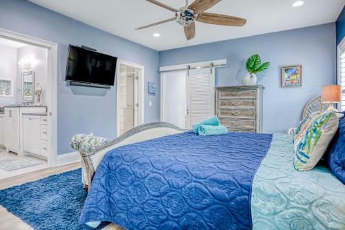 Genny's Dock With Truman's Suite
