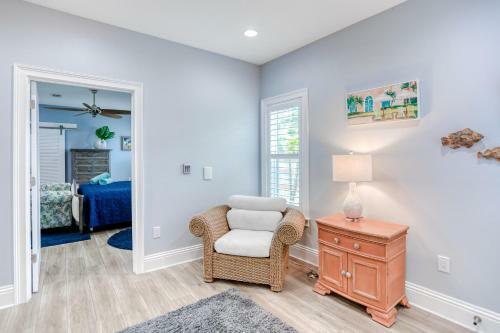 Genny's Dock With Truman's Suite