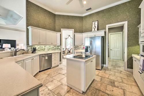 Spacious Canalfront Oasis In Rotonda West!