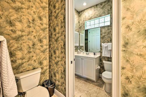 Spacious Canalfront Oasis In Rotonda West!
