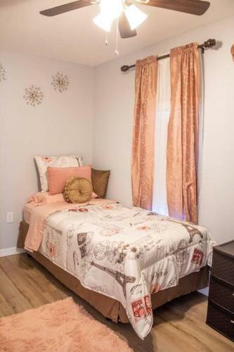 Cozy Cottage In Sanford