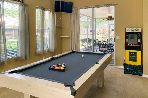 Pet-friendly Palm Coast Escape With Pool Table!