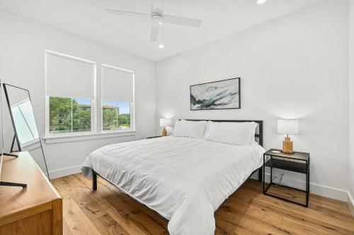 Endless Summer Oasis- Luxury 5br, Heated Pool, Elevator, Steps To Ocean!