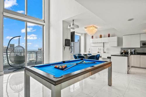Amazing 6 Bedroom Villa Pampano Beach