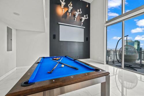 Amazing 6 Bedroom Villa Pampano Beach