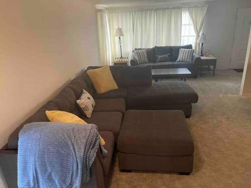 Peaceful 3 Bedroom Lake Front Home On 1 Acre