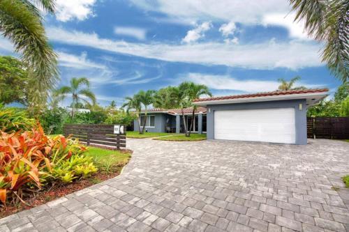 New Listing/pool Paradise At The Beach !