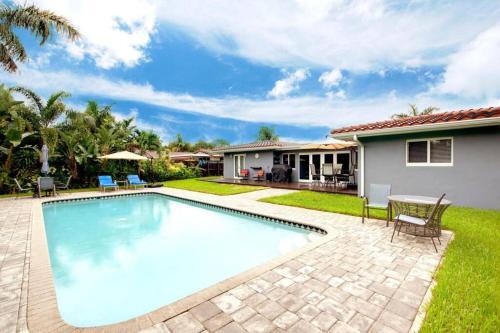 New Listing/pool Paradise At The Beach !