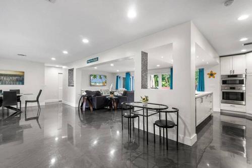 New Listing/pool Paradise At The Beach !