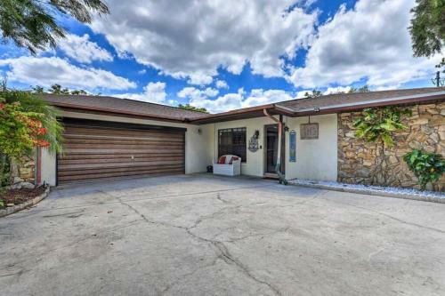 Florida Oasis Solar Heated Pool With Fire Pit & Grill