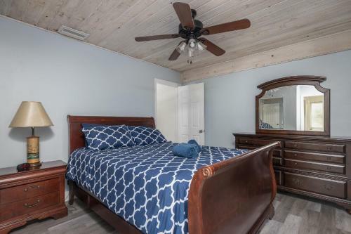 Purely Pompano, Pool, Water Front, Paddleboard, Beach, 5 Bedroom 3 Bath