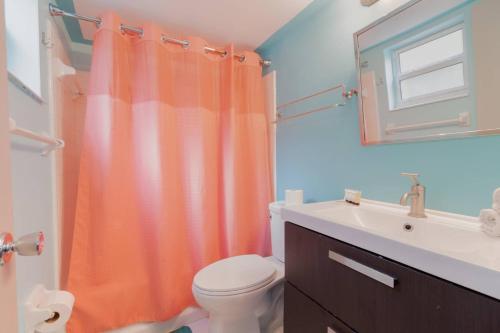 Gorgeous Nautical Condo Near Beach