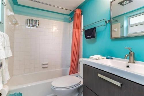 Gorgeous Nautical Condo Near Beach