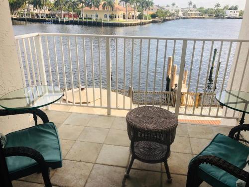 Intracoastal Waterview 1 Block Walk To Beach 4 Rooms