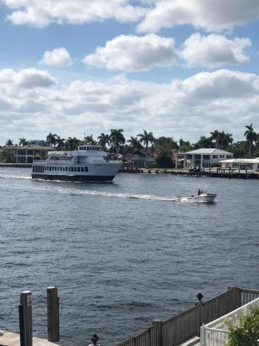 Intracoastal Waterview 1 Block Walk To Beach 4 Rooms