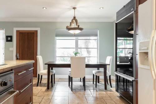 Luxury 4/2 Nr Beach, Hot Tub