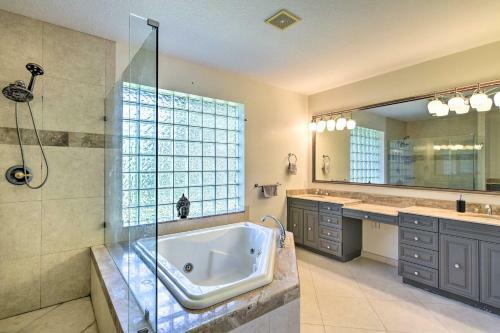 Riverfront Southwest Ranches Home With Hot Tub!