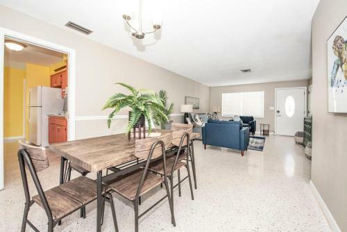 Heated Pool Home 5 Minutes From Beach, Sleeps 8!