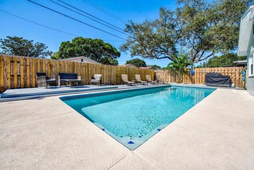 Heated Pool Home 5 Minutes From Beach, Sleeps 8!