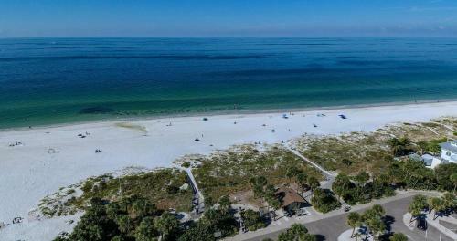 Heated Pool Home 5 Minutes From Beach, Sleeps 8!