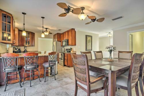 Sunny Seminole Gem With Screened Lanai And Pool!