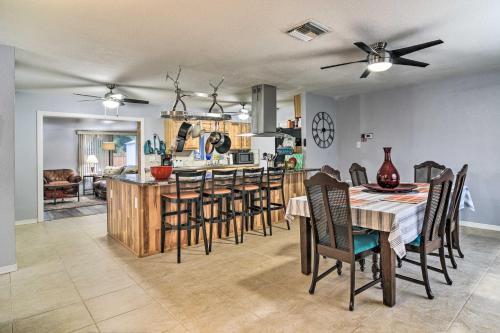 Sunny Hideout With Fenced-in Yard Pets Welcome