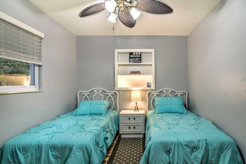 Sunny Hideout With Fenced-in Yard Pets Welcome