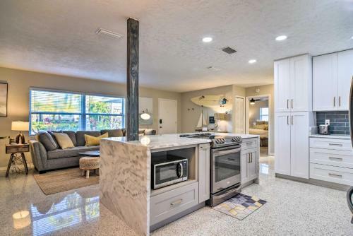 Lush Seminole Surf Inn With Backyard Fire Pit