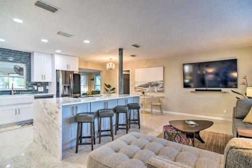 Lush Seminole Surf Inn With Backyard Fire Pit