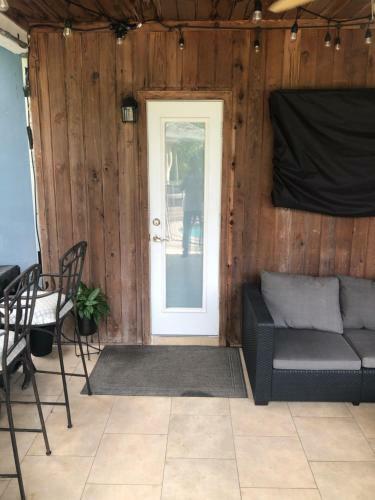 Homestay Weston Ranches