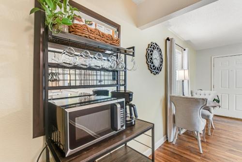 Downtown Cottage Retreat