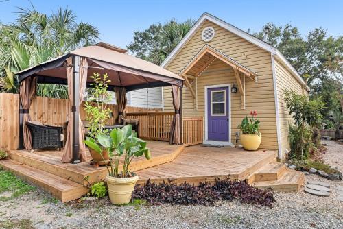 Downtown Cottage Retreat