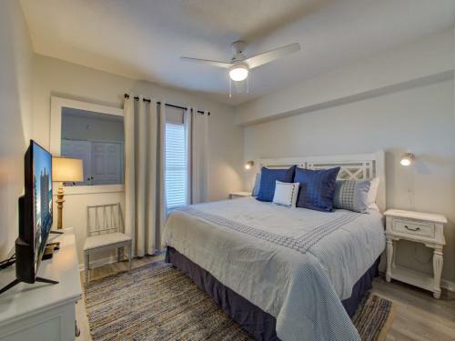 Beach Front - Updated 3 Bedroom Condo Located On 7th Floor