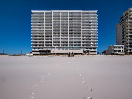 Beach Front - Updated 3 Bedroom Condo Located On 7th Floor