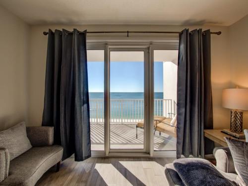 Beach Front - Updated 3 Bedroom Condo Located On 7th Floor