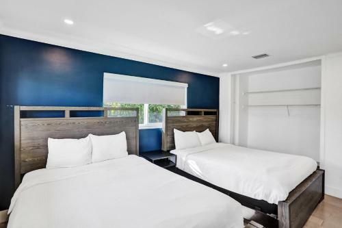 Miami Pool House