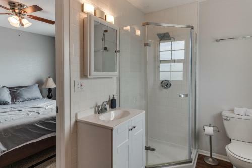 Casa Tranquila - 3 Bed 2 Bath Upper Story Apartment