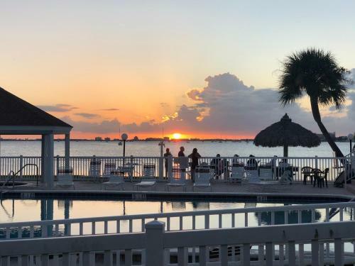 Sunset Cottage Beach