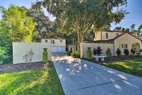 Cottage With Fire Pit About 3 Mi To St Pete Beach!