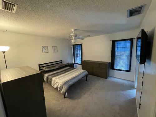 Beautiful St Pete Florida - Large 3 Bed 2 Bath