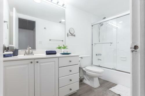 Modern Apartment At Sunny Isles Beach, W Pool