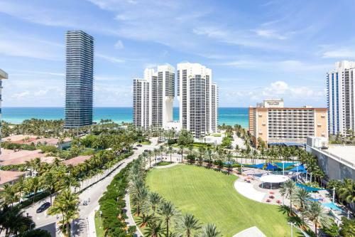 Bright Apartment With Balcony And Nice View - 2br 1ba