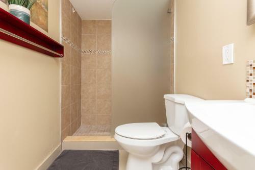 Bright Apartment With Balcony And Nice View - 2br 1ba