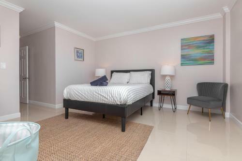 Bright Apartment With Balcony And Nice View - 2br 1ba