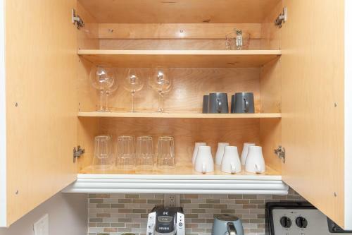Bright Apartment With Balcony And Nice View - 2br 1ba