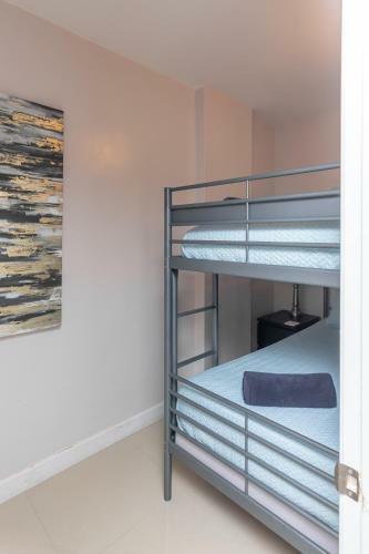 Bright Apartment With Balcony And Nice View - 2br 1ba