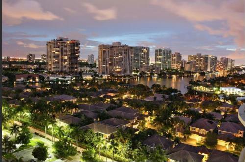 Apartamento Ocean Reserve Collins 19370 Sunny Isles Beach Str00540