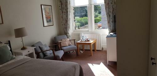 Hostal Arden Guest House