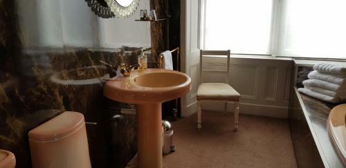 Hostal Arden Guest House